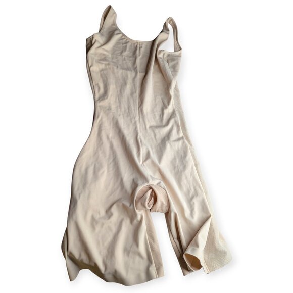 Assets Red Hot Label by Spanx Beige Shapewear Open Bust Bodysuit Size Medium - Picture 9 of 13